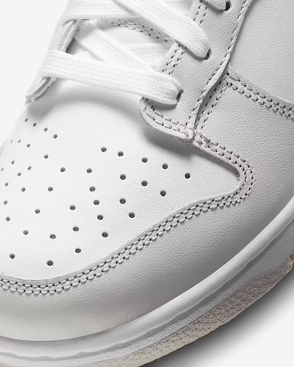 Dunk Low | Photon Dust