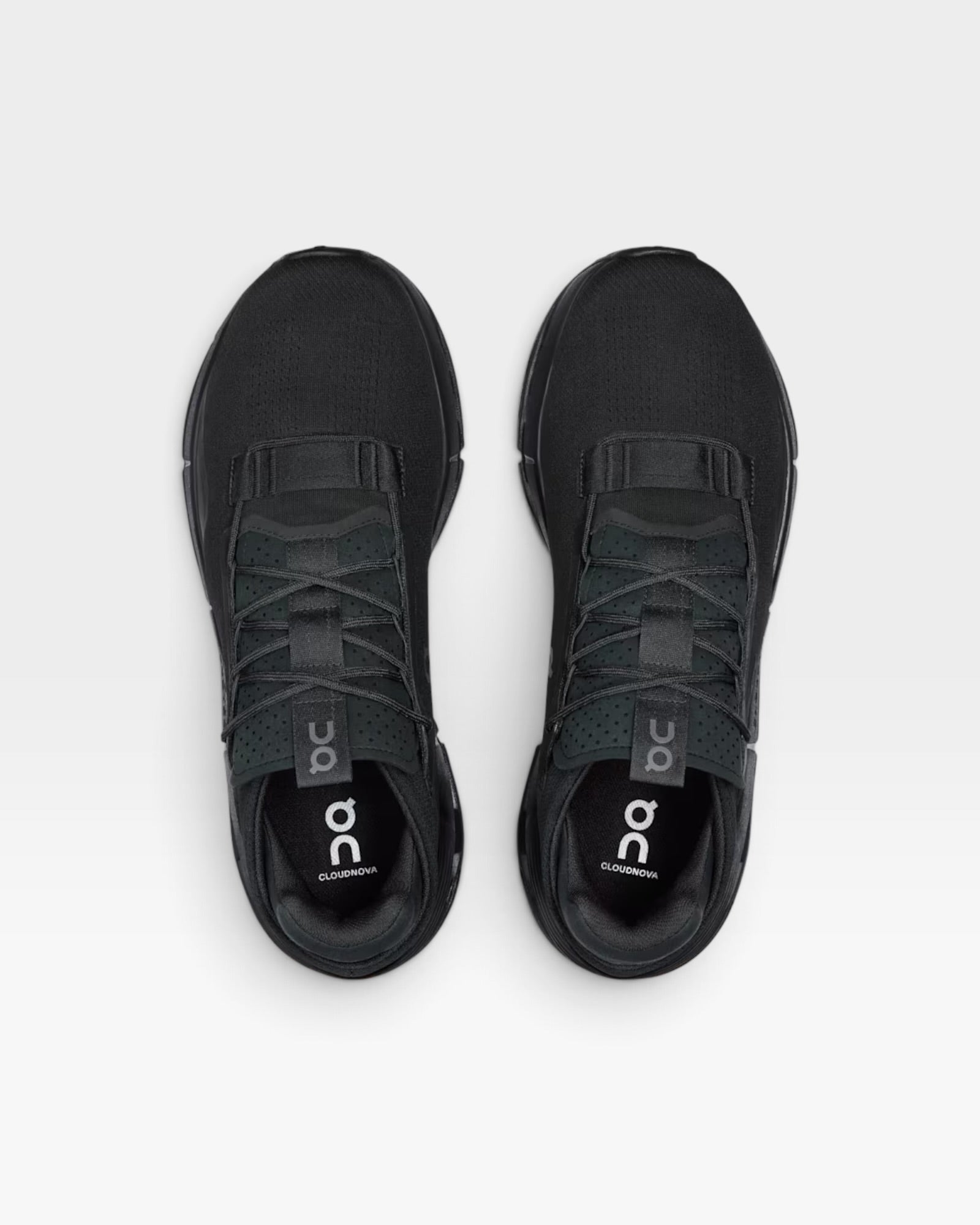 On Cloudnova 2 | All Black