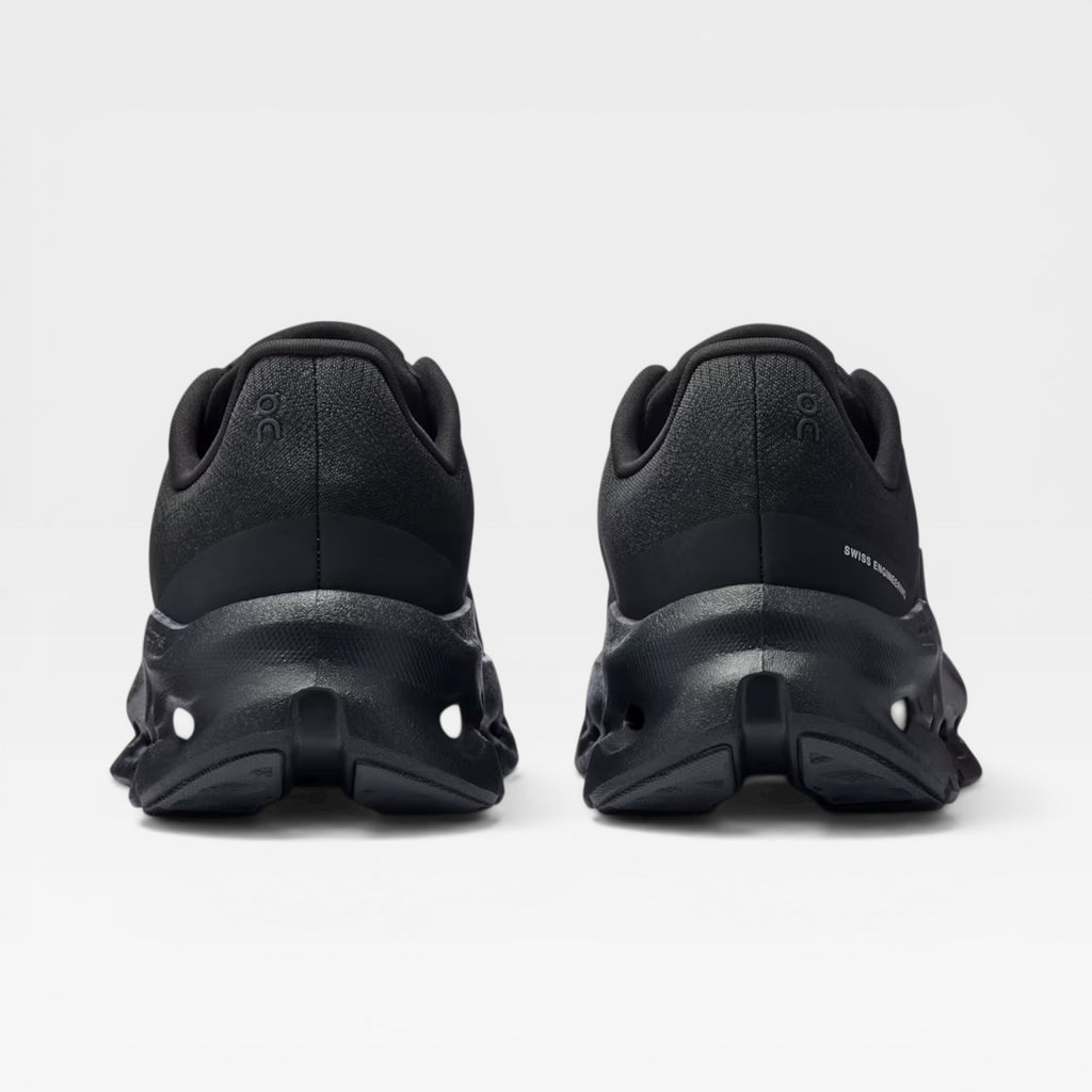On Cloudtilt | Black