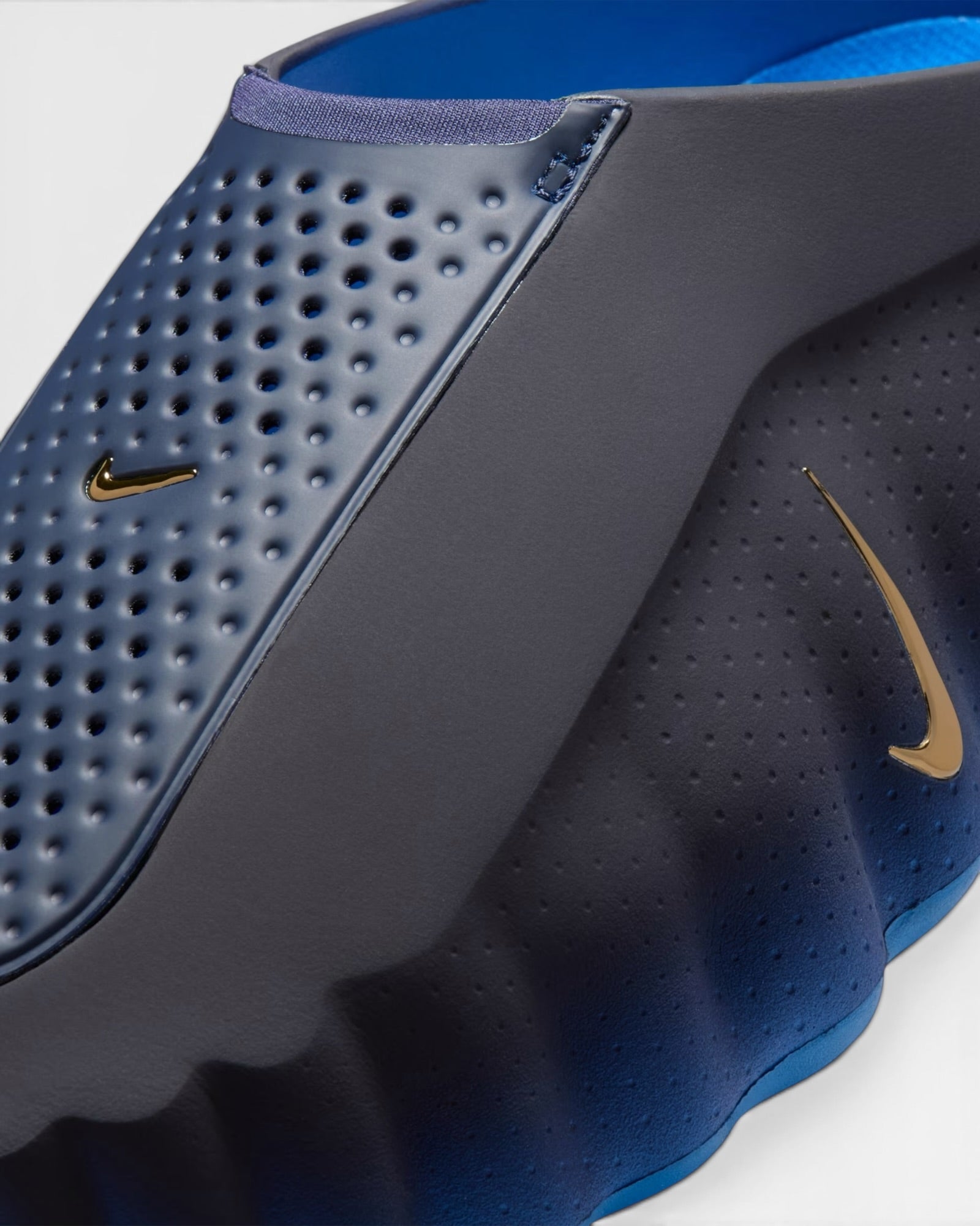 Nike Mind 001
