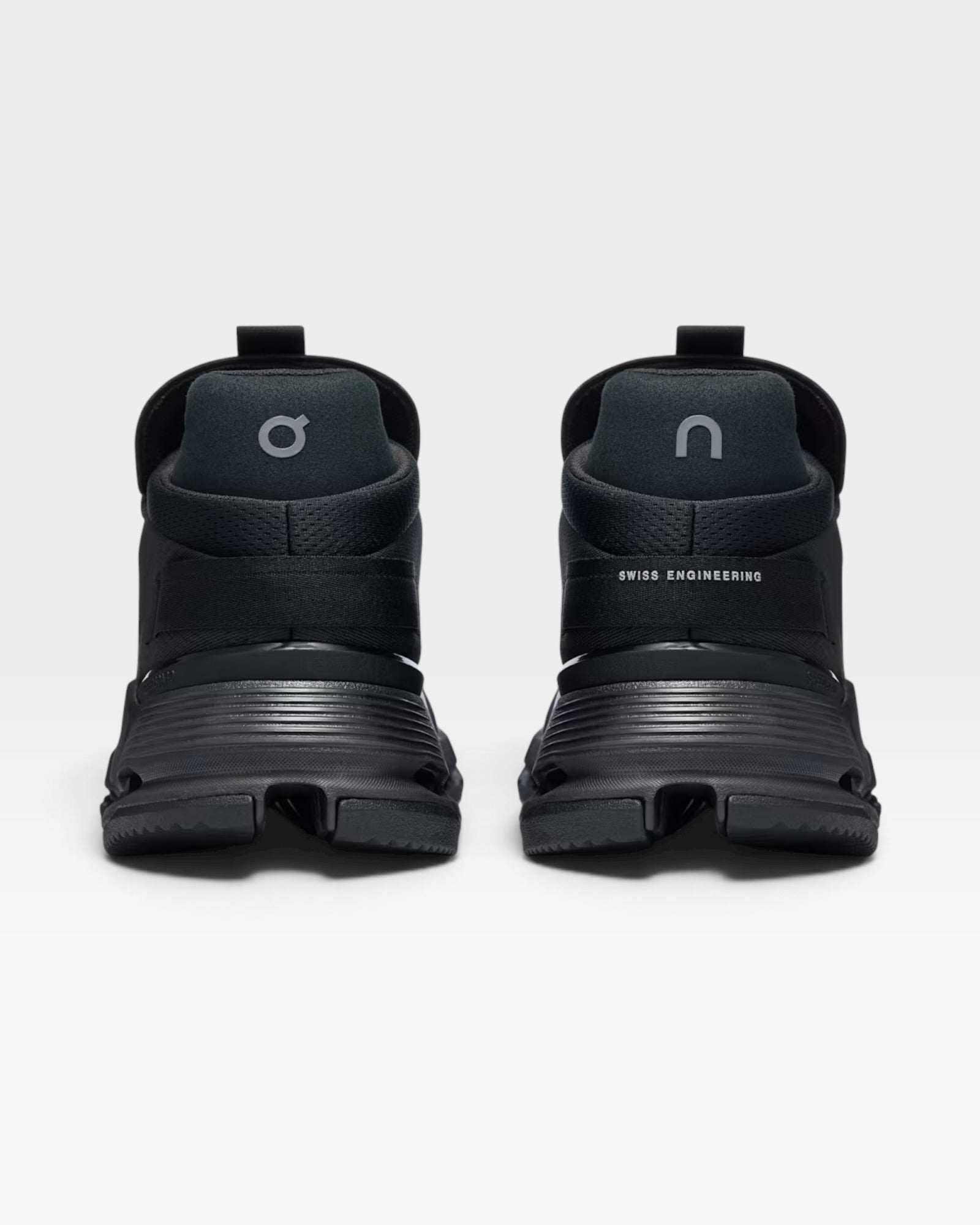On Cloudnova 2 | All Black