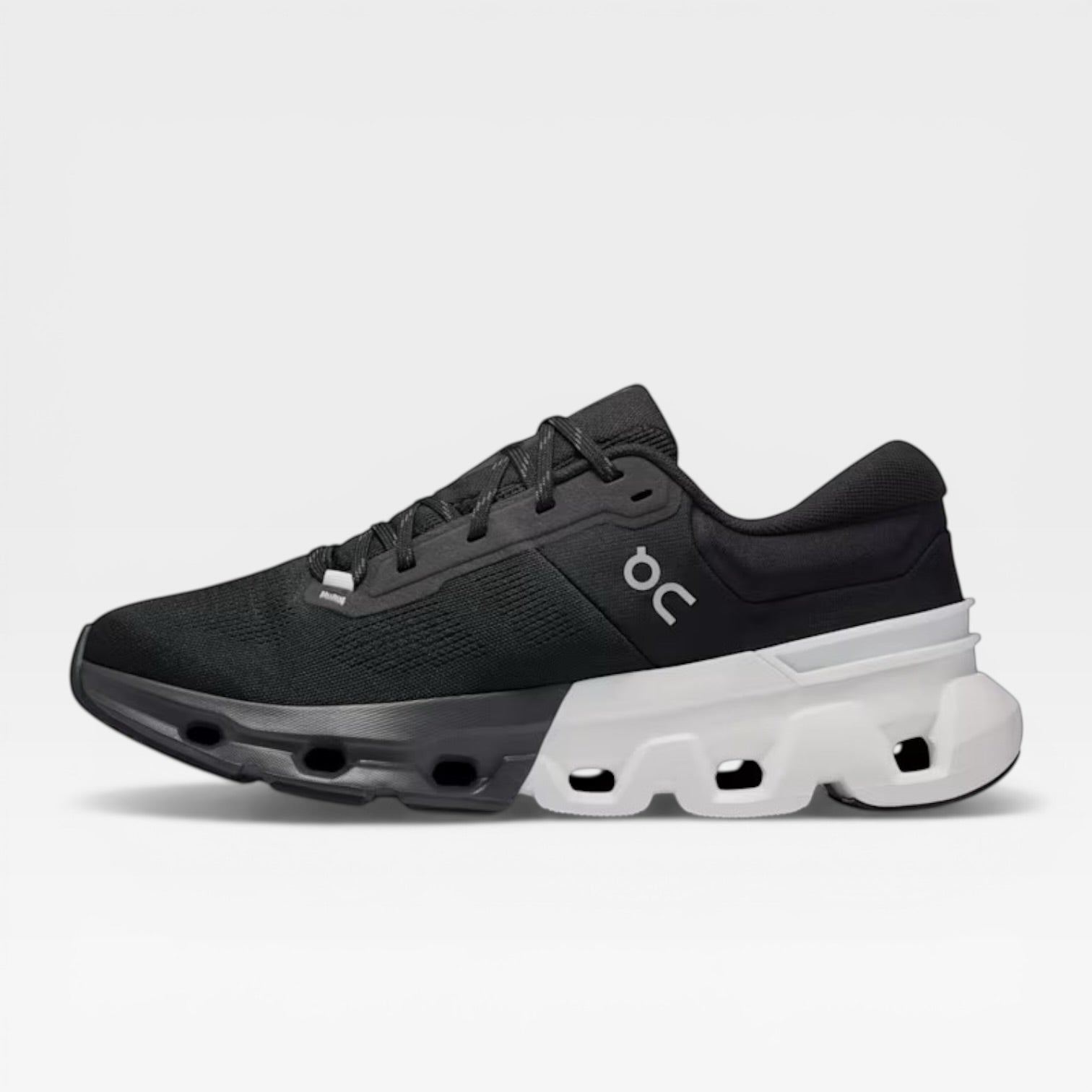 On CloudFlyer 5 | Black & White