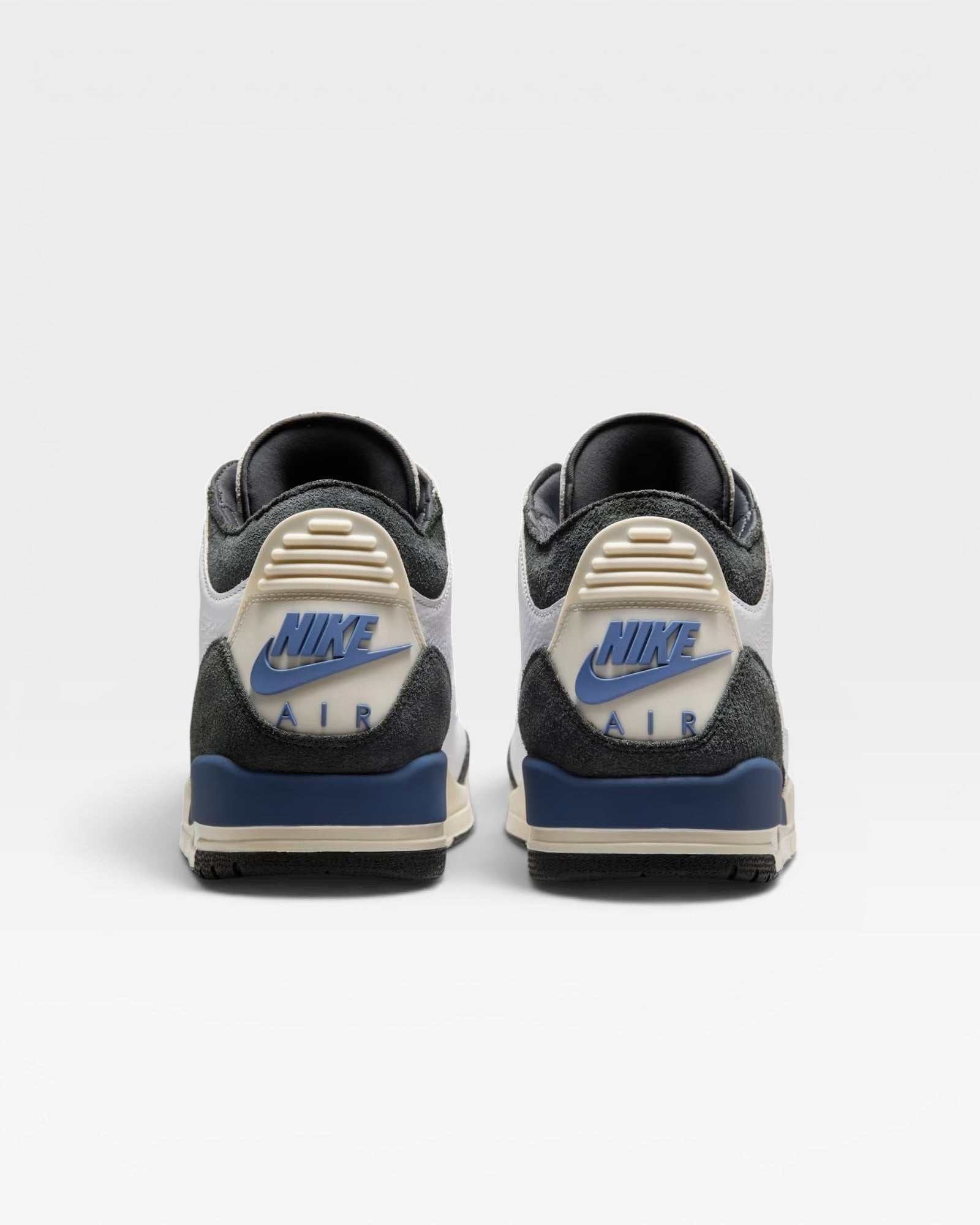 Jordan 3 Retro OG | A Ma Maniere Difussed Blue