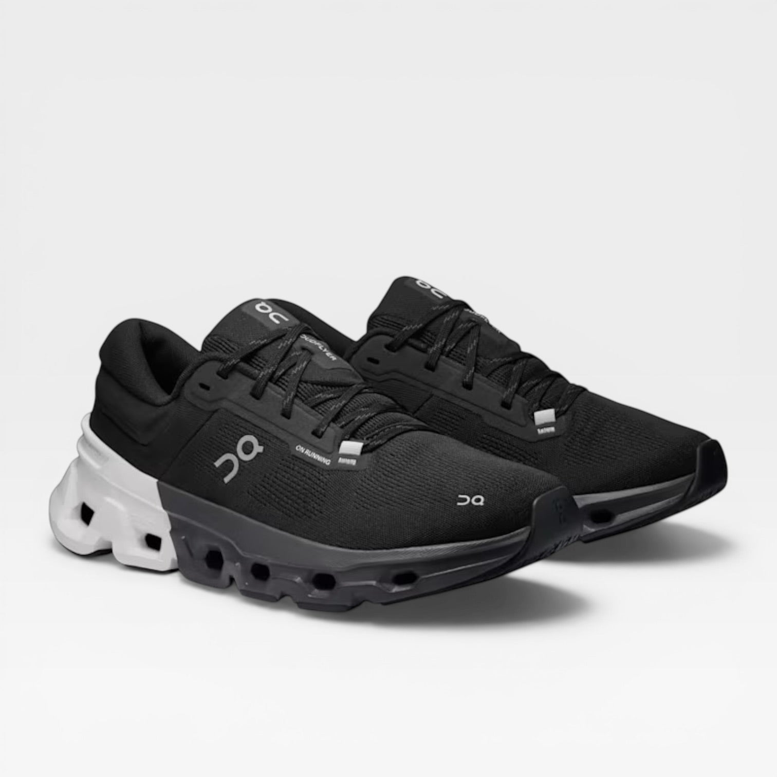 On CloudFlyer 5 | Black & White
